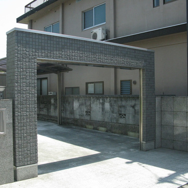 松山市：シャッター門扉のリフォーム改修工事