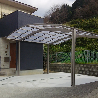 松山市：自宅横にカーポートを設置