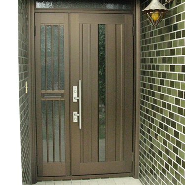 松山市：玄関ドアのリフォーム