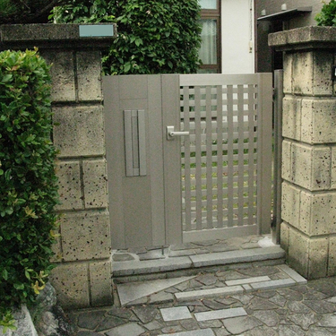 松山市：門扉のリフォーム