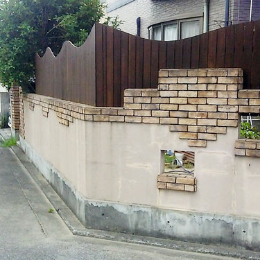 松山市：植栽撤去と木塀作成リフォーム工事