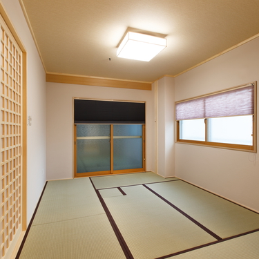 松山市：玄関からリビングや和室などの内装をリフォーム